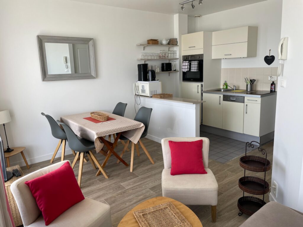 Location appartement Ambleteuse, location appartement bord de mer Ambleteuse, location vacances Ambleteuse, séjour Côte d'Opale, appartement bord de mer Pas-de-Calais, location saisonnière Ambleteuse, hébergement Côte d'Opale, location vacances Pas-de-Calais, appartement à louer Ambleteuse, séjour Ambleteuse Pas-de-Calais, vacances bord de mer Côte d'Opale, appartement vue mer Ambleteuse, location courte durée Ambleteuse, location appartement familial Ambleteuse, location studio Ambleteuse, location appartement équipé Ambleteuse, vacances plage Côte d'Opale, location appartement Côte d'Opale, séjour détente Pas-de-Calais, location appartement 2 à 8 personnes Ambleteuse, location Opale sur mer , Opale sur Mer
